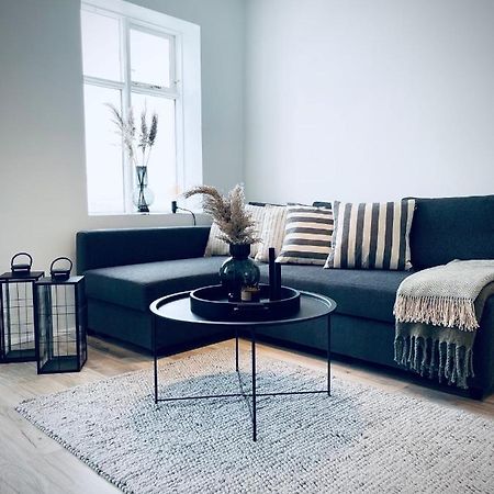 Day Dream Central Akureyri Two Bedroom Apartment Extérieur photo